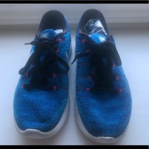 Nike Lunarlon Lunarepic Flyknit Running Shoes.